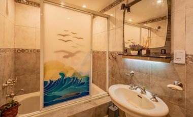 Casa 3 amb + Deptos + Local - V. Madero - PERMUTA