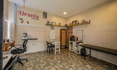 Casa 3 amb + Deptos + Local - V. Madero - PERMUTA