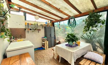 VENTA CASA 4 AMBIENTES JARDIN COCHERA-LAFERRERE