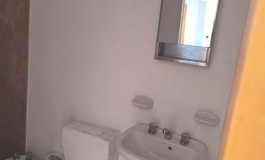 Casa en alquiler c/ cochera en Carrara