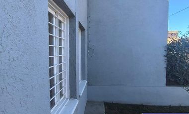 Casa en alquiler c/ cochera en Carrara