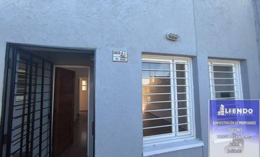 Casa en alquiler c/ cochera en Carrara