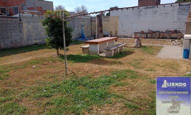 Casa en alquiler c/ cochera en Parque República