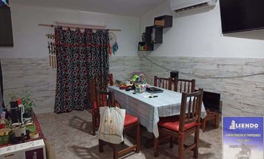 Casa en alquiler c/ cochera en Parque República