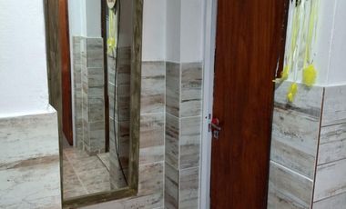 Casa en alquiler c/ cochera en Parque República