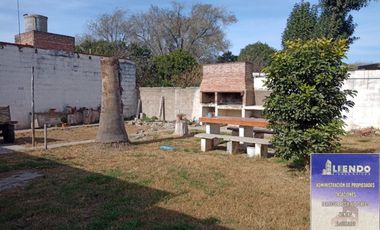 Casa en alquiler c/ cochera en Parque República