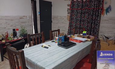Casa en alquiler c/ cochera en Parque República