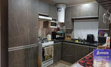 Casa en alquiler c/ cochera en Parque República