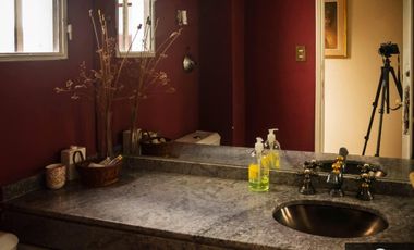 Departamento dúplex 6 ambientes con cochera en Belgrano, impecable apto crédito