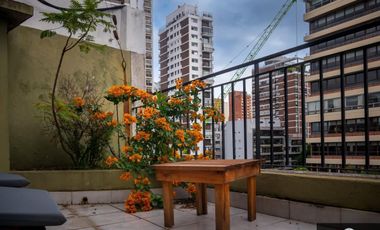 Departamento dúplex 6 ambientes con cochera en Belgrano, impecable apto crédito