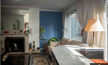 Departamento dúplex 6 ambientes con cochera en Belgrano, impecable apto crédito