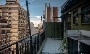 Departamento dúplex 6 ambientes con cochera en Belgrano, impecable apto crédito