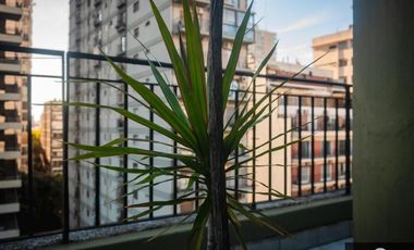 Departamento dúplex 6 ambientes con cochera en Belgrano, impecable apto crédito