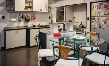 Departamento dúplex 6 ambientes con cochera en Belgrano, impecable apto crédito