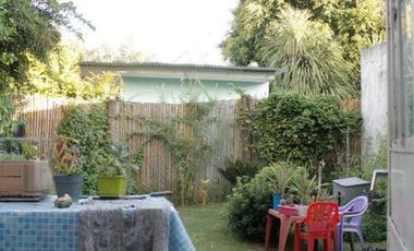 VENTA DE CASA MULTIFAMILIAR C/ LOCALES AL FRENTE