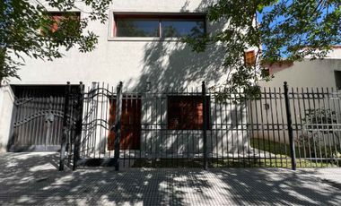 Casa Amplia y de Categoría en Venta en Guadalupe