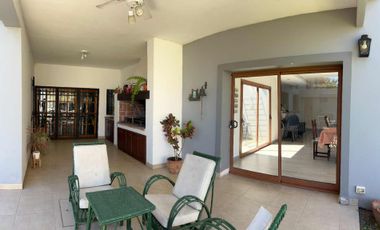 Casa Amplia y de Categoría en Venta en Guadalupe