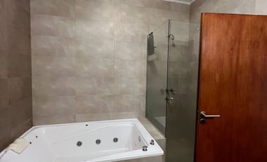 Casa Amplia y de Categoría en Venta en Guadalupe