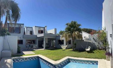 Casa Amplia y de Categoría en Venta en Guadalupe