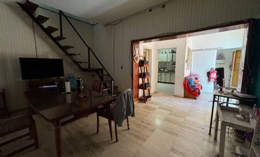 VENTA PH 4 AMBIENTES, EXCELENTE UBICACION-FONDO