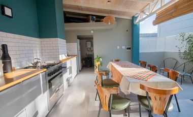 CASA DE 3 DORM. QUINCHO Y COCHERA EN VENTA