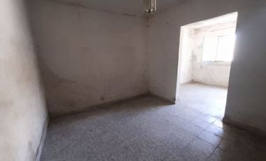 Venta casa interna a refaccionar o demoler.