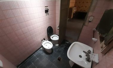 Venta casa interna a refaccionar o demoler.