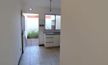 VENTA DÚPLEX 3 AMB - GARAJE - PATIO - HURLINGHAM