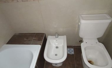 VENTA DÚPLEX 3 AMB - GARAJE - PATIO - HURLINGHAM