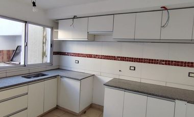 VENTA DÚPLEX 3 AMB - GARAJE - PATIO - HURLINGHAM