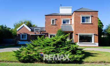 CASA EN VENTA CAÑUELAS 5 AMBIENTES APTA CREDITO