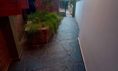 VENTA CASA CIUDAD DE MZA IDEAL VIVIENDA O COMERCIO