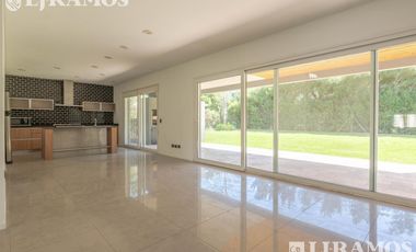 Casa con 3 dormitorios en venta  en Los Sauces - Nordelta