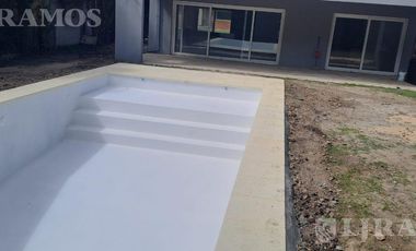 Casa con 3 dormitorios en venta  en Los Sauces - Nordelta