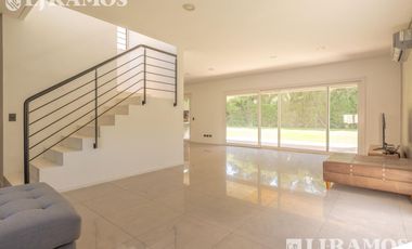 Casa con 3 dormitorios en venta  en Los Sauces - Nordelta