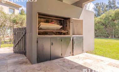 Casa con 3 dormitorios en venta  en Los Sauces - Nordelta