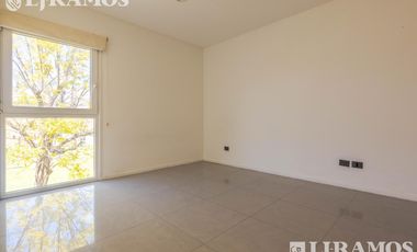 Casa con 3 dormitorios en venta  en Los Sauces - Nordelta