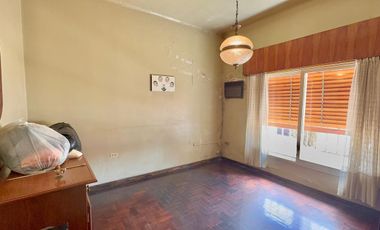 Casa para dos familias en Morón Sur