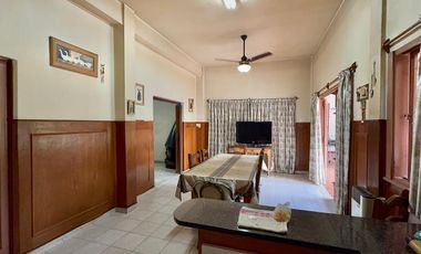 Casa para dos familias en Morón Sur