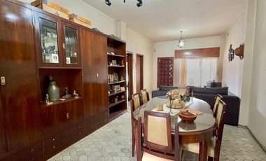 Casa para dos familias en Morón Sur