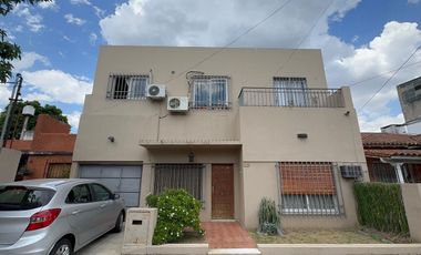 Casa para dos familias en Morón Sur