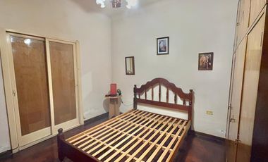 Casa para dos familias en Morón Sur