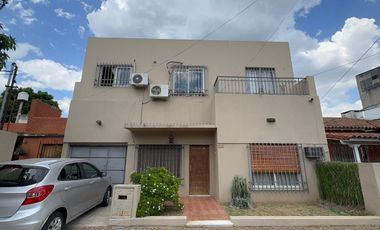 Casa para dos familias en Morón Sur