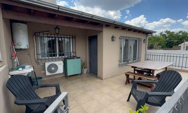 Casa para dos familias en Morón Sur