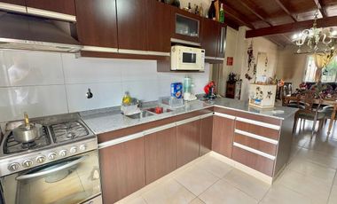 Casa para dos familias en Morón Sur