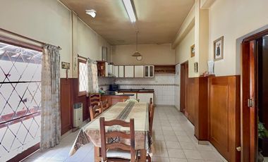 Casa para dos familias en Morón Sur