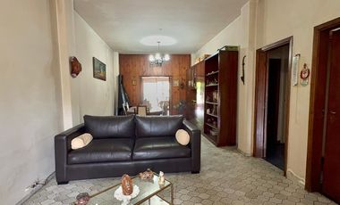 Casa para dos familias en Morón Sur