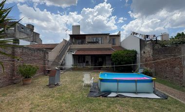 Casa para dos familias en Morón Sur