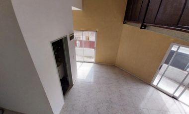 Departamento 1 y 1/2 amb al frente por escalera