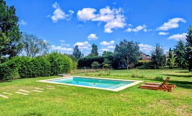 Chacras de la Reserva - Casa en venta de 4 dormitorios sobre lote de 2.000 m2